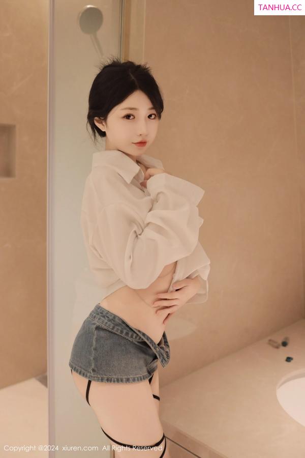   [XiuRen]高清写真图 2024.04.16 No.8400 陈小花 美胸性感第11张图片